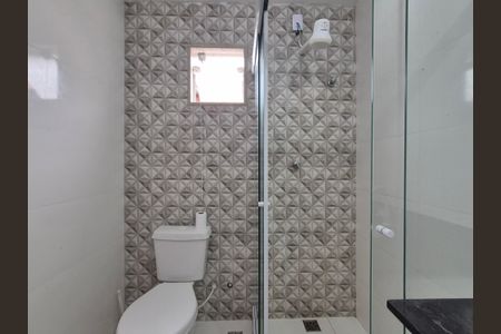 Casa de condomínio para alugar com 136m², 4 quartos e sem vagaBanheiro 