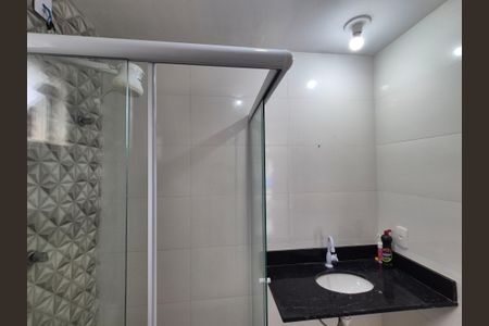 Casa de condomínio para alugar com 136m², 4 quartos e sem vagaBanheiro 