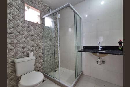 Casa de condomínio para alugar com 136m², 4 quartos e sem vagaBanheiro 