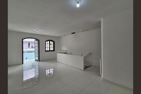 Casa de condomínio para alugar com 136m², 4 quartos e sem vagaSala 2