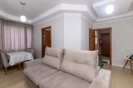 Sala de apartamento para alugar com 3 quartos, 92m² em São João Batista, Belo Horizonte