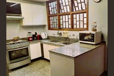 Casa à venda com 5 quartos, 515m² em Belvedere, Belo Horizonte