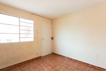Sala de apartamento para alugar com 2 quartos, 44m² em Conjunto Habitacional Fazenda do Carmo, São Paulo
