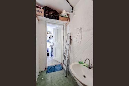 Banheiro de serviço de casa à venda com 3 quartos, 180m² em Ipiranga, São Paulo