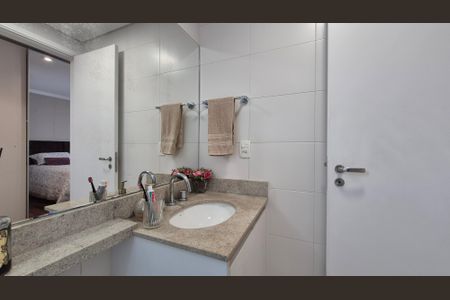 Apartamento à venda com 109m², 3 quartos e 2 vagasBanheiro da suíte
