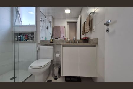 Apartamento à venda com 109m², 3 quartos e 2 vagasBanheiro da suíte