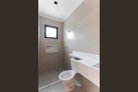 Casa à venda com 70m², 2 quartos e 2 vagasBanheiro da suíte 1