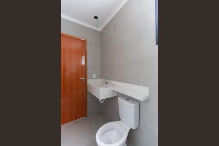 Casa à venda com 70m², 2 quartos e 2 vagasBanheiro da suíte 2