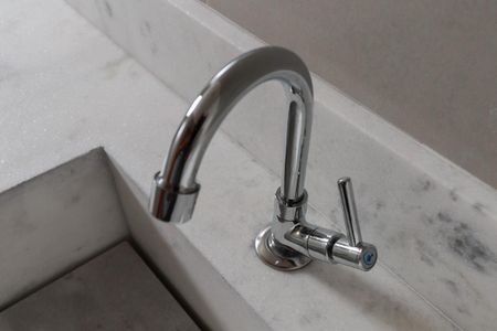 Casa à venda com 70m², 2 quartos e 2 vagasBanheiro da suíte 1