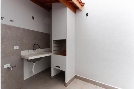 Casa à venda com 70m², 2 quartos e 2 vagasÁrea de serviço e de lazer