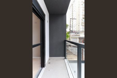 Casa à venda com 70m², 2 quartos e 2 vagasSacada da suíte 1