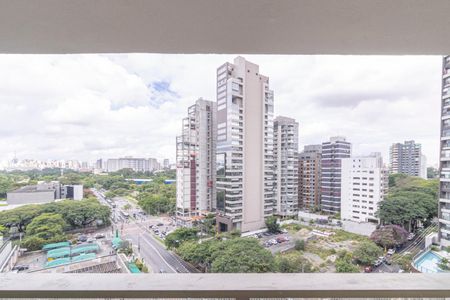 Apartamento à venda com 220m², 3 quartos e 3 vagas Apartamento à venda com 220m², 3 quartos e 3 vagasVaranda da Suíte 1