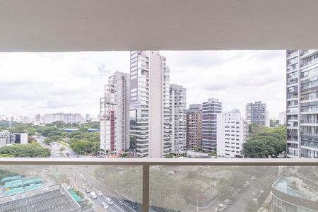 Apartamento à venda com 220m², 3 quartos e 3 vagas Apartamento à venda com 220m², 3 quartos e 3 vagasVaranda da Suíte 2