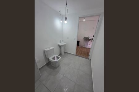 Banheiro de apartamento para alugar com 1 quarto, 28m² em Liberdade, São Paulo