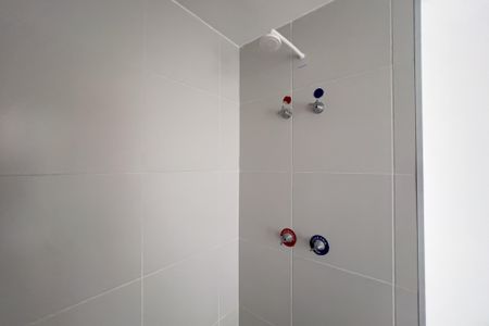 Banheiro de kitnet/studio à venda com 1 quarto, 28m² em Liberdade, São Paulo