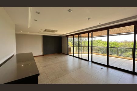 Apartamento para alugar com 198m², 3 quartos e 3 vagasSala