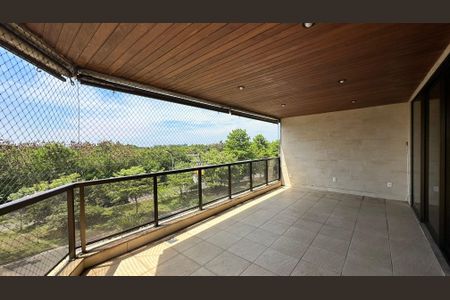 Apartamento para alugar com 198m², 3 quartos e 3 vagasVaranda