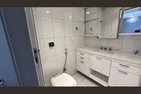 Apartamento para alugar com 198m², 3 quartos e 3 vagasBanheiro do Quarto 1