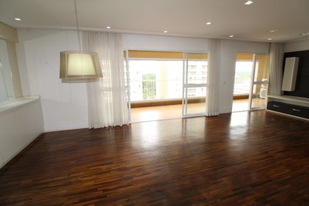 Apartamento para alugar com 156m², 3 quartos e 3 vagasSala
