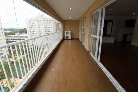 Apartamento para alugar com 156m², 3 quartos e 3 vagasSacada