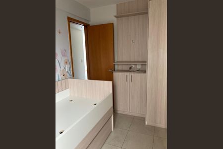 Quarto de apartamento para alugar com 3 quartos, 86m² em Freguesia (Jacarepaguá), Rio de Janeiro