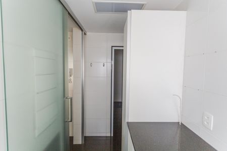 Apartamento à venda com 108m², 3 quartos e 2 vagas Apartamento à venda com 108m², 3 quartos e 2 vagasÁrea de Serviço