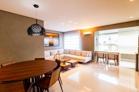 Sala de apartamento à venda com 3 quartos, 108m² em Funcionários, Belo Horizonte