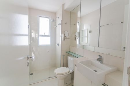 Apartamento à venda com 108m², 3 quartos e 2 vagas Apartamento à venda com 108m², 3 quartos e 2 vagasBanheiro da Suíte
