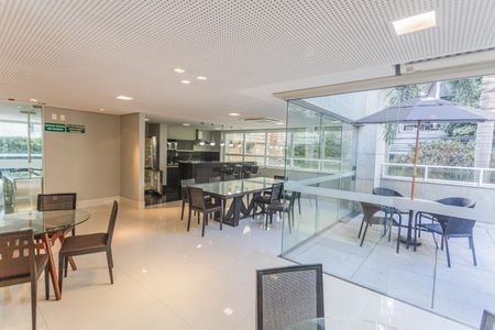 Apartamento à venda com 108m², 3 quartos e 2 vagas Apartamento à venda com 108m², 3 quartos e 2 vagasÁrea comum - Salão de festas