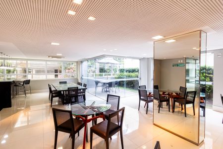 Apartamento à venda com 108m², 3 quartos e 2 vagas Apartamento à venda com 108m², 3 quartos e 2 vagasÁrea comum - Salão de festas