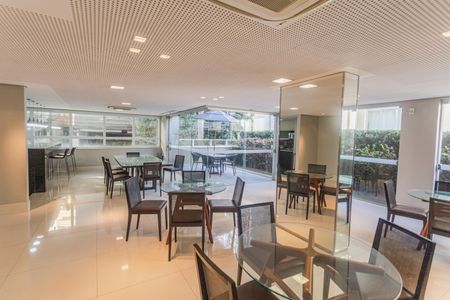 Apartamento à venda com 108m², 3 quartos e 2 vagas Apartamento à venda com 108m², 3 quartos e 2 vagasÁrea comum - Salão de festas