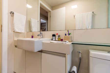 Apartamento à venda com 108m², 3 quartos e 2 vagas Apartamento à venda com 108m², 3 quartos e 2 vagasBanheiro Social