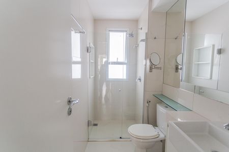 Apartamento à venda com 108m², 3 quartos e 2 vagas Apartamento à venda com 108m², 3 quartos e 2 vagasBanheiro da Suíte