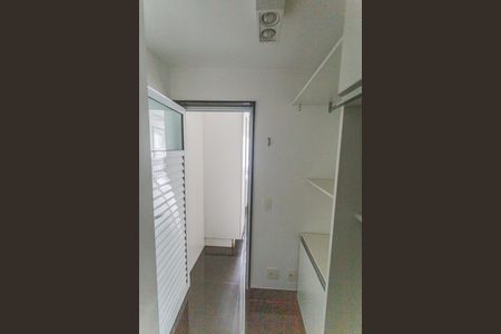 Apartamento à venda com 108m², 3 quartos e 2 vagas Apartamento à venda com 108m², 3 quartos e 2 vagasQuarto de Serviço
