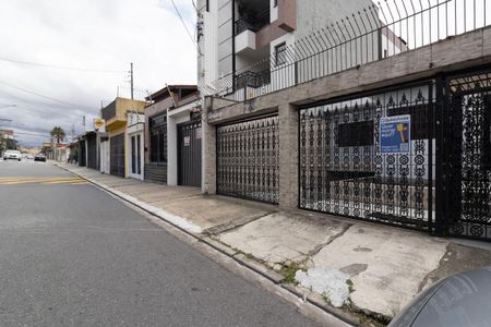 Casa para alugar com 200m², 3 quartos e 6 vagasFachada e Plaquinha