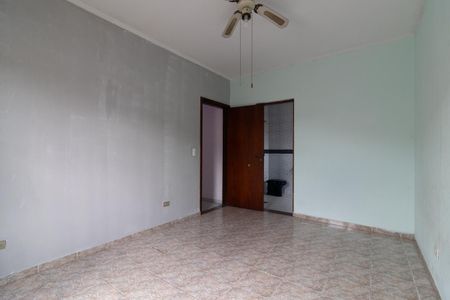 Casa para alugar com 200m², 3 quartos e 6 vagasSuíte