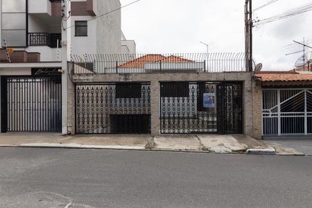 Casa para alugar com 200m², 3 quartos e 6 vagasFachada