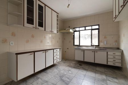 Casa para alugar com 200m², 3 quartos e 6 vagasCozinha