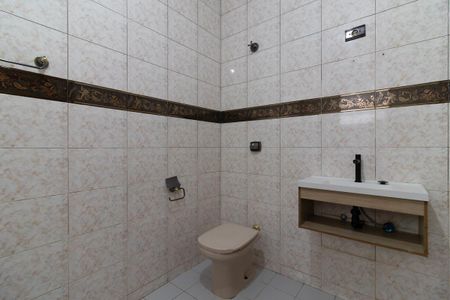 Casa para alugar com 200m², 3 quartos e 6 vagasBanheiro