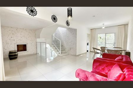 Casa de Condomínio para alugar com 3 quartos, 226m² em Vila Madeira, Nova Lima