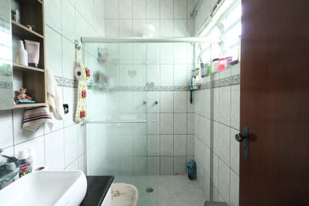 Casa à venda com 196m², 3 quartos e 3 vagasBanheiro 2