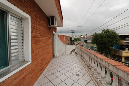 Varanda de casa à venda com 3 quartos, 196m² em Taboão, Diadema