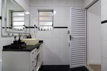 Casa à venda com 130m², 3 quartos e 2 vagasBanheiro da Suíte