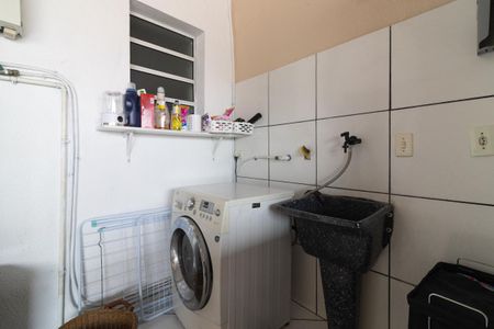 Casa à venda com 130m², 3 quartos e 2 vagasÁrea de Serviço