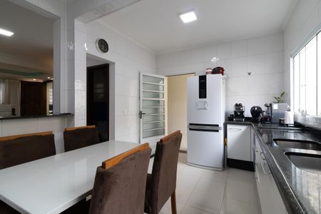 Casa à venda com 130m², 3 quartos e 2 vagasCozinha