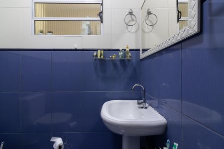 Casa à venda com 130m², 3 quartos e 2 vagasBanheiro