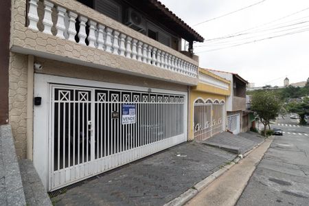 Casa à venda com 130m², 3 quartos e 2 vagasFachada e Plaquinha