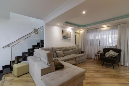 Casa à venda com 130m², 3 quartos e 2 vagasSala