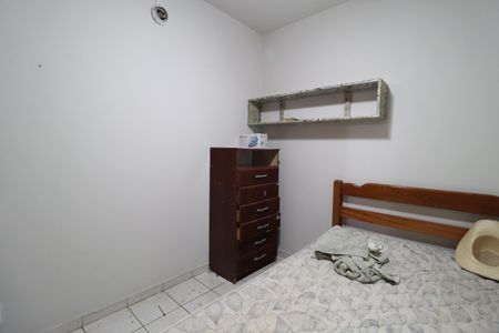 Quarto 1 de apartamento para alugar com 2 quartos, 45m² em Dona Zulmira, Uberlândia