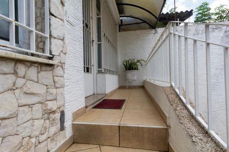 Casa para alugar com 220m², 3 quartos e 3 vagasEntrada